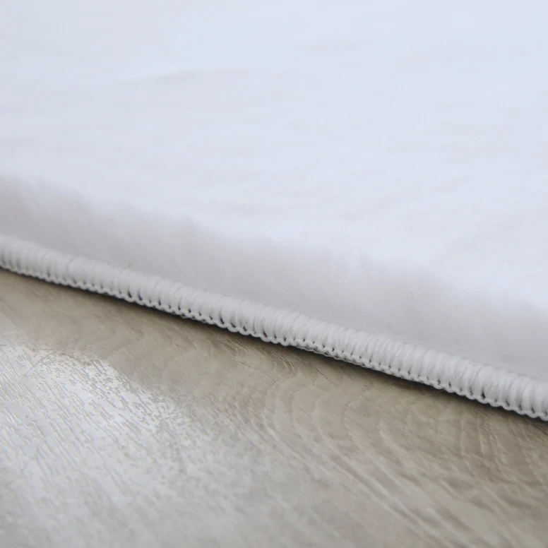 Covor Pouffy V1 Alb 160 x 160cm