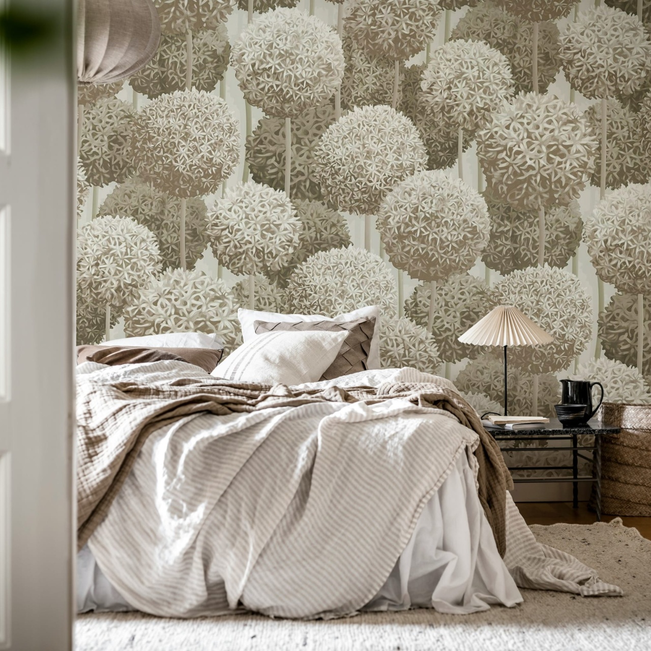 Fototapet, Elysian Flowers, Beige, Rebel Walls