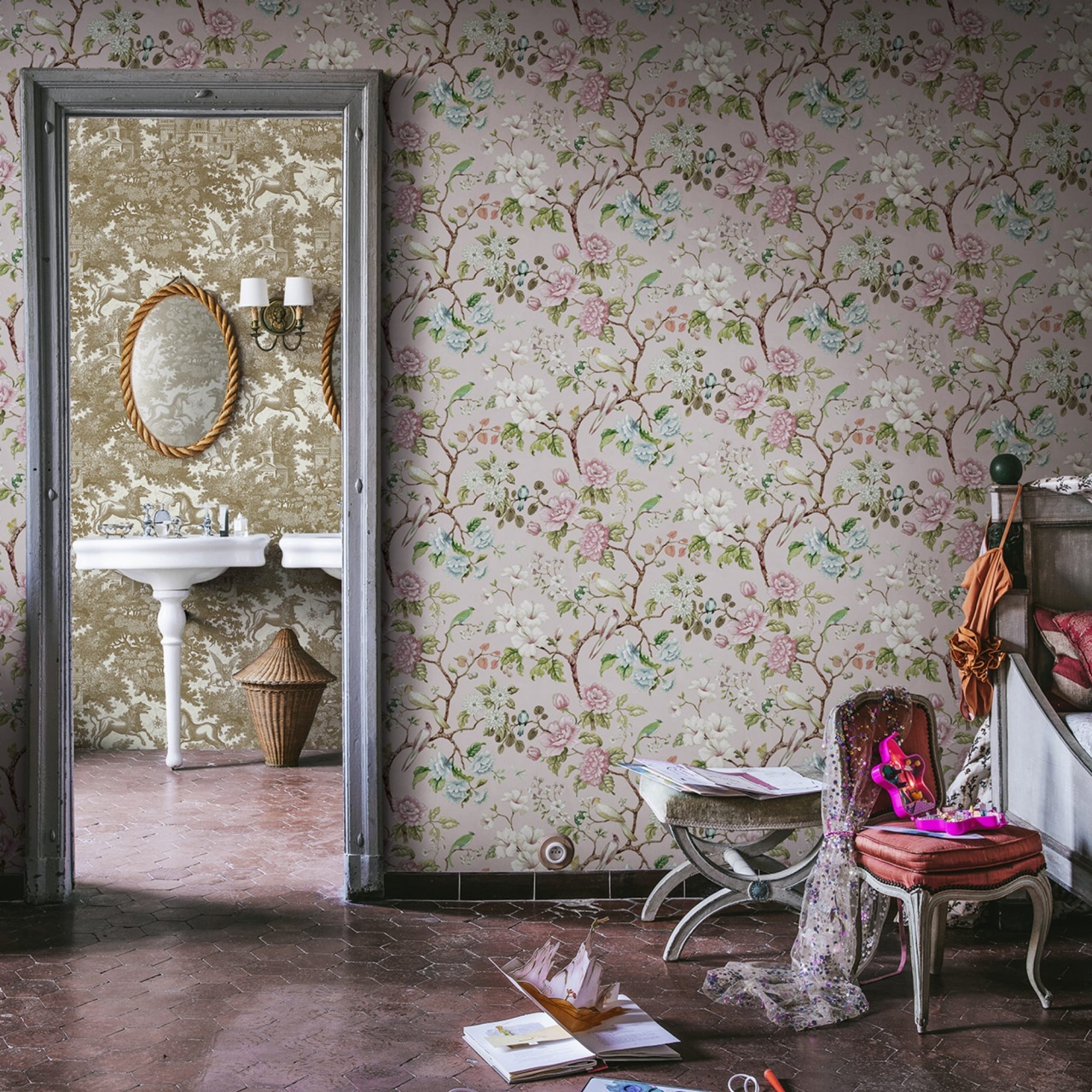 Tapet Petit Flora, Soft Pink, Rebel Walls, 5 mp / rola