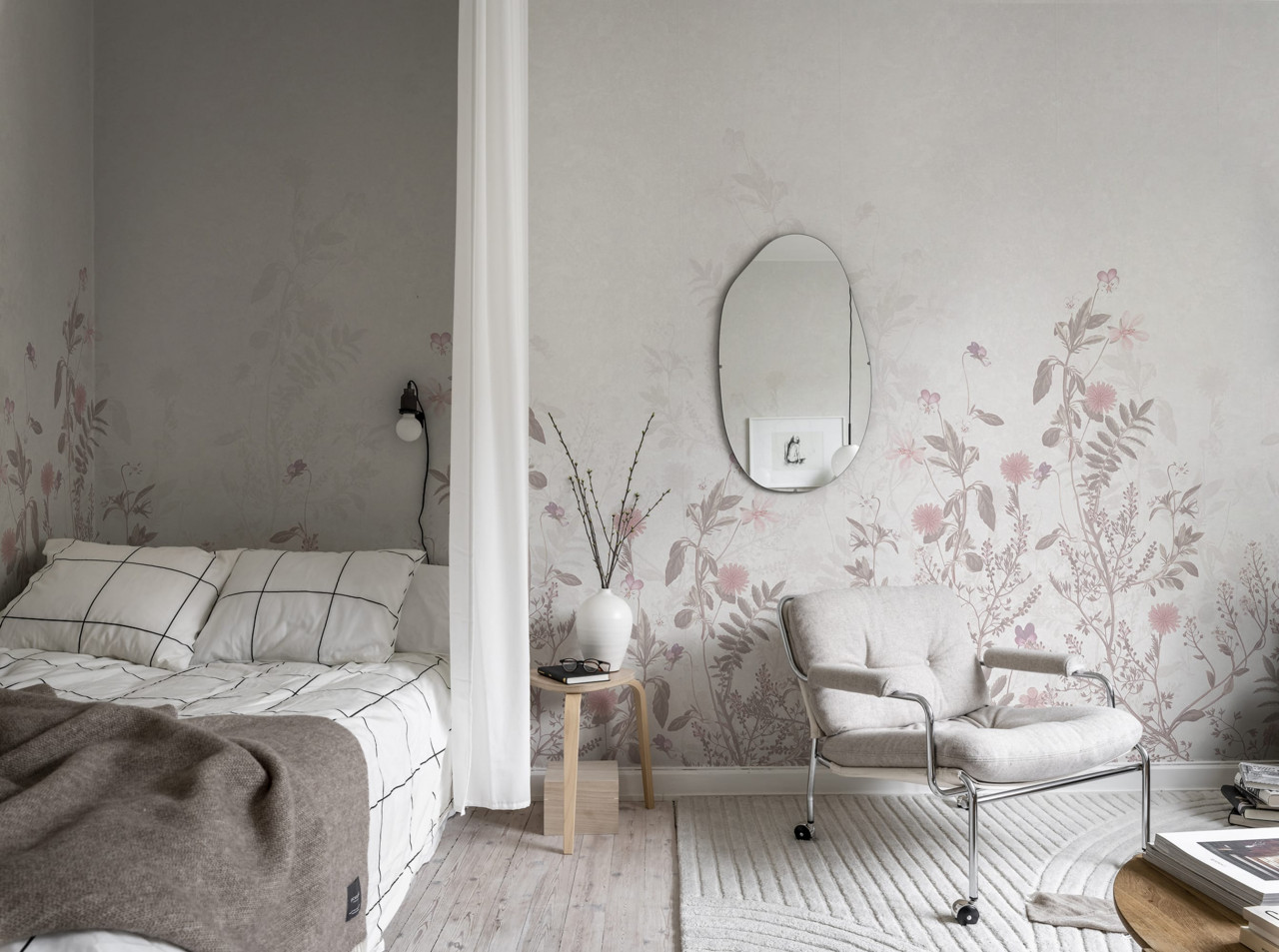 Fototapet, Stormy Meadow, Dusty Pink, Rebel Walls