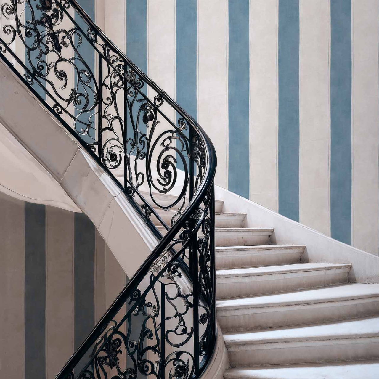 Tapet Florentine Stripe, Sapphire, Coordonne, 5mp / rola
