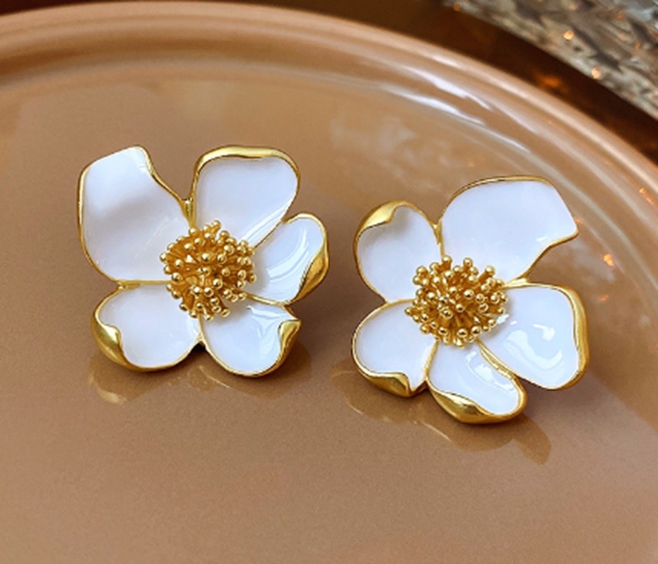 Cercei Aurii Model Floare Alba